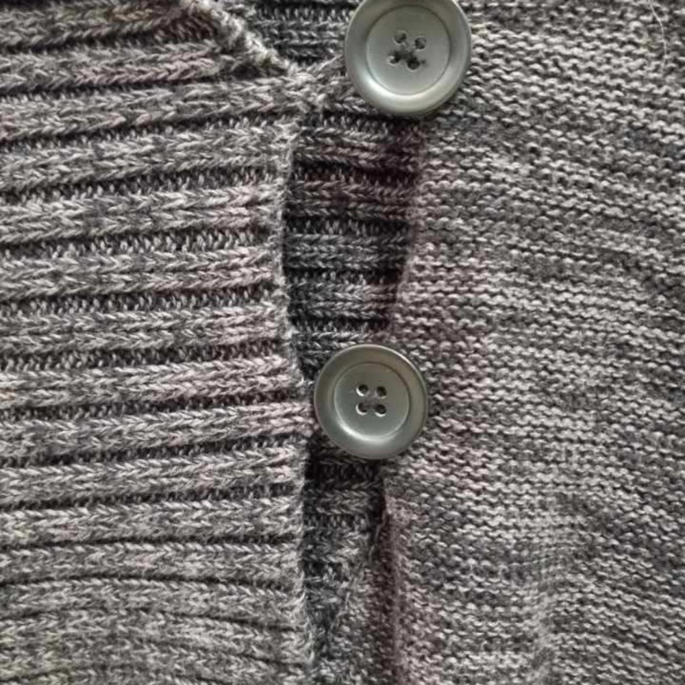 Roxy sweater, size small - Picture 4 of 6